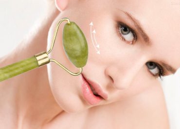 Jade facial massage