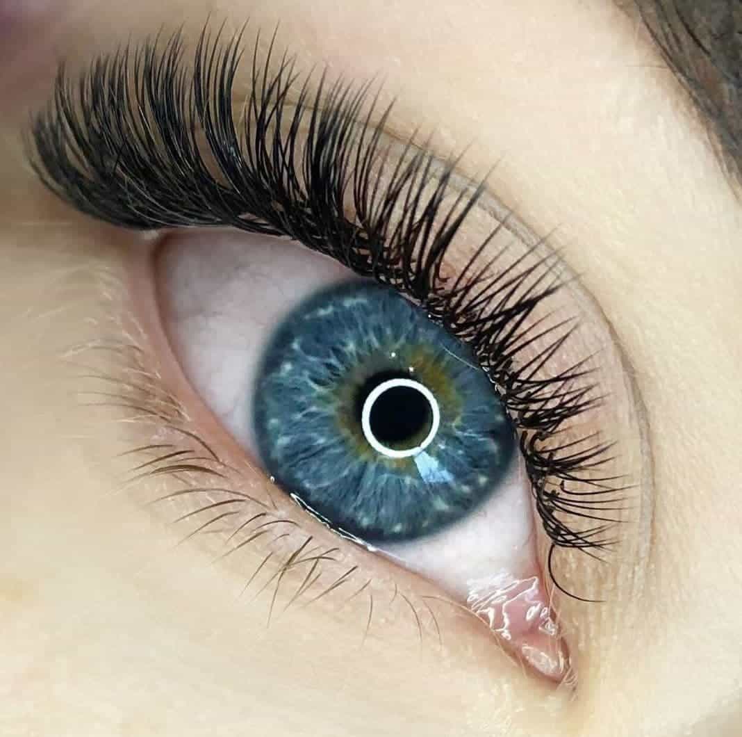 Classic eyelash extensions