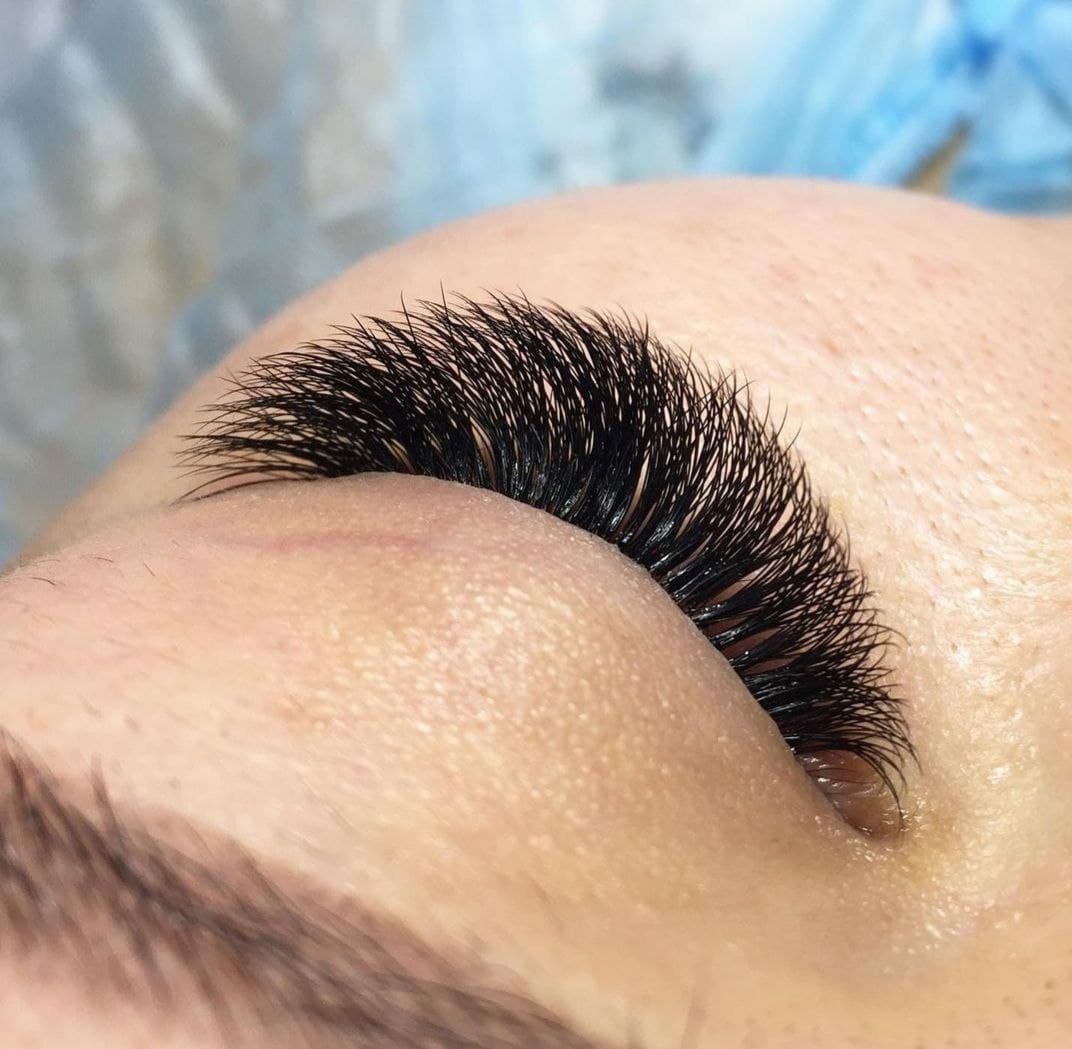 Mega volume Eyelash extensions Faciallash Lounge